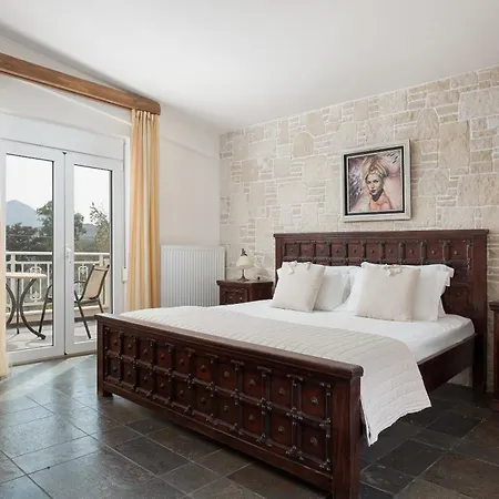 Aurora Crete Villa *